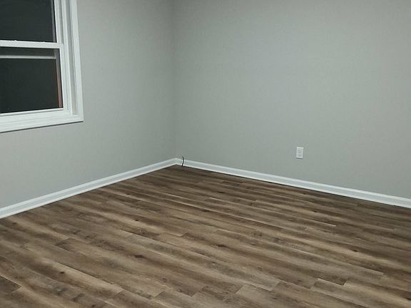 5th image of 920 N Monroe Ave #3