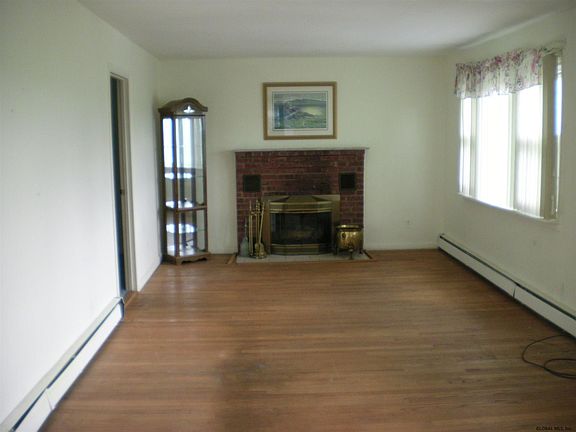 4th image of 124 Tutera Ct