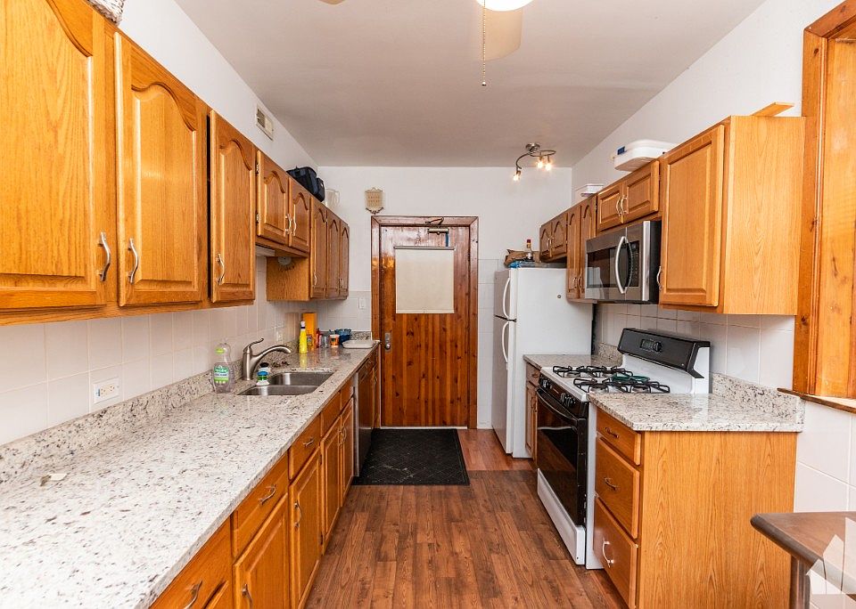 1st image of 4209 N Ashland Ave #2B