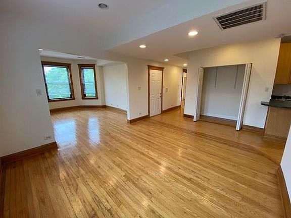 2nd image of 2701 N Saint Louis Ave APT 3