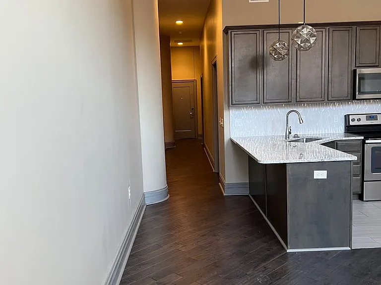 212 Brady St — Photo 8