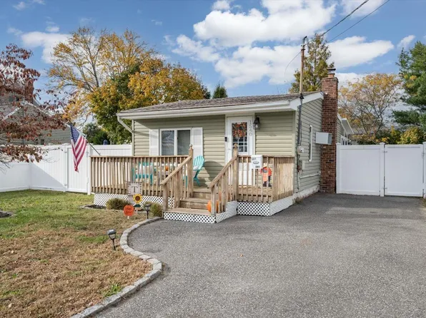 1540 1st Street, West Babylon, NY 11704