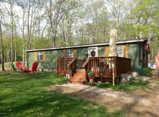 126 Cherry Hill Cir, Hawley, PA 18428