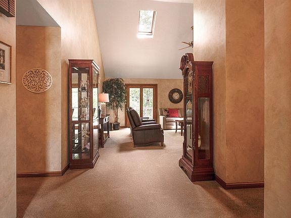 3rd image of 3345 Glen Oaks Ct