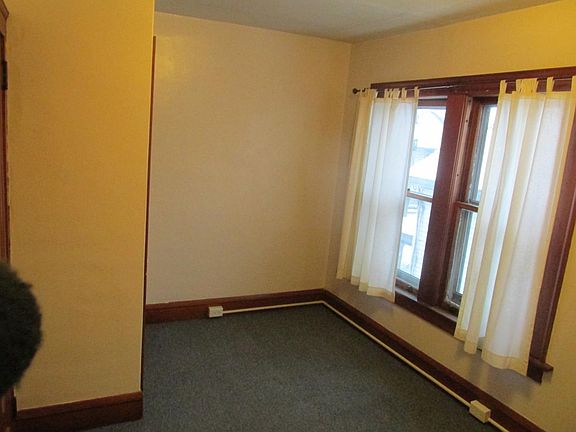 office/study/bed double windows