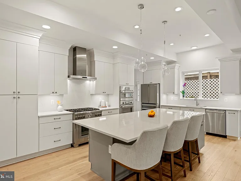 8609 Woodbrook Ln — Photo 10