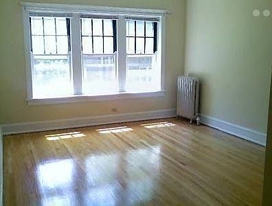 2nd image of 4675 N Lincoln Ave