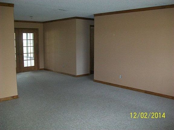 4th image of 77 N Lakeshore Dr