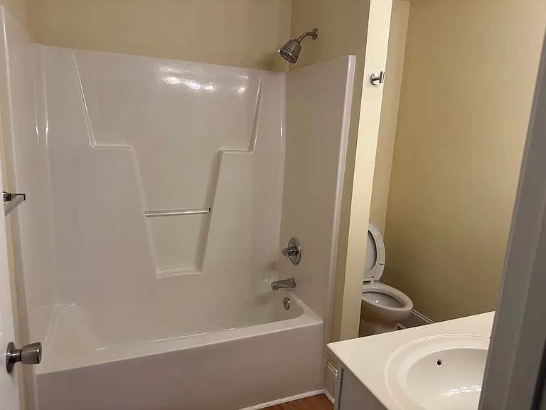 115 Windermere Dr #405 — Photo 27