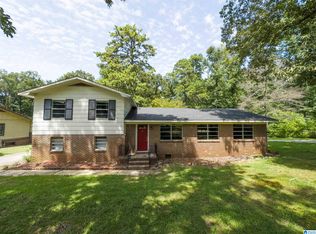2221 Lisa Ann Dr, Leeds, AL 35094
