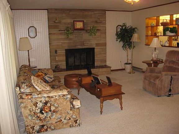 3rd image of 142 Ann Ct