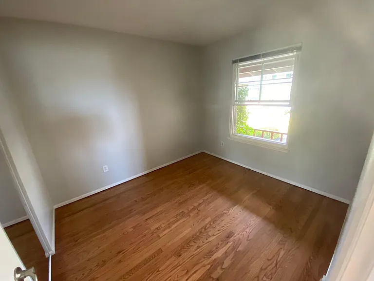 438 Cedar Hill Dr — Photo 12