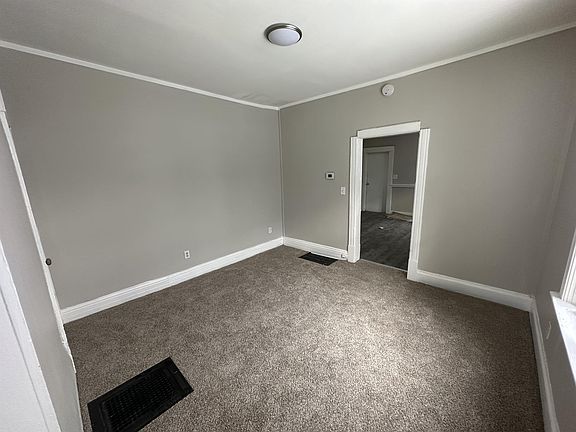 5th image of 206 Washington Ave #1