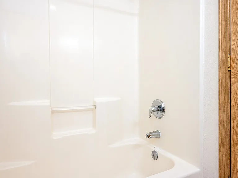 Corporate Woods Apartments — Photo 14