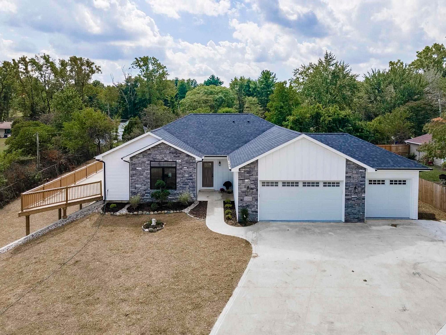 2218 E Gump Rd, Fort Wayne, IN 46845 Zillow