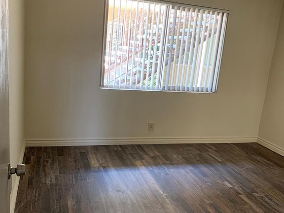 4th image of 633 S Pasadena Ave #35