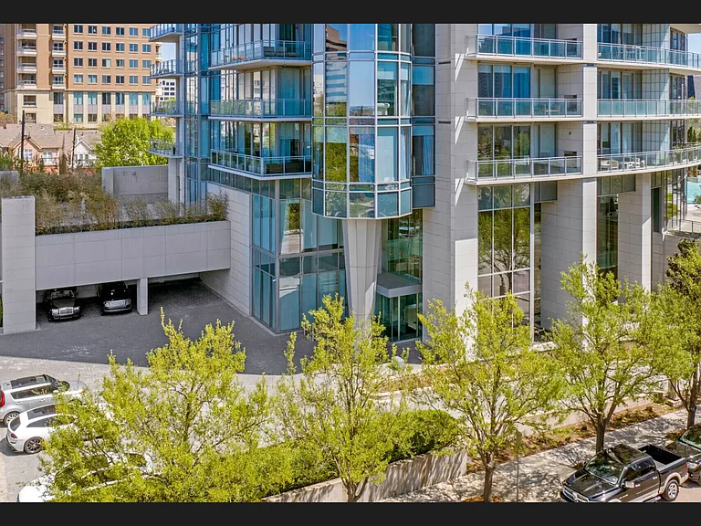 2900 McKinnon St #804 — Photo 41