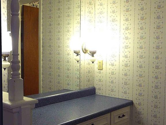 5th image of 4002 Greensboro Cir