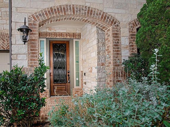 2nd image of 7 Prism Point Pl