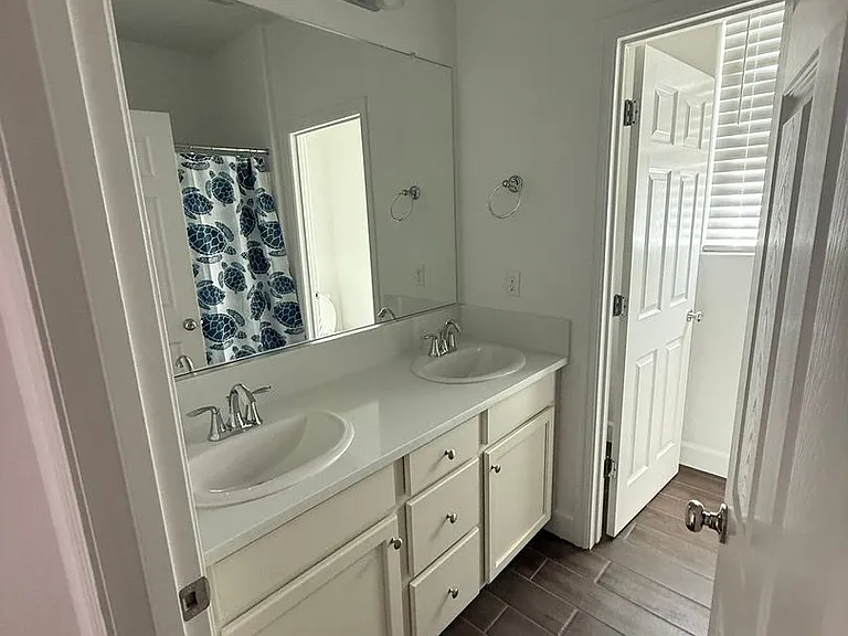 404 Manuel Ct — Photo 4