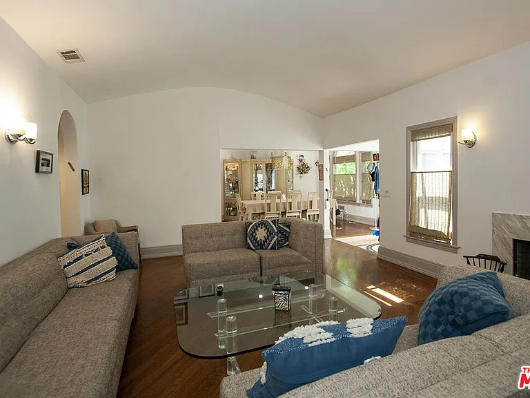 1173 S Point View St — Photo 6