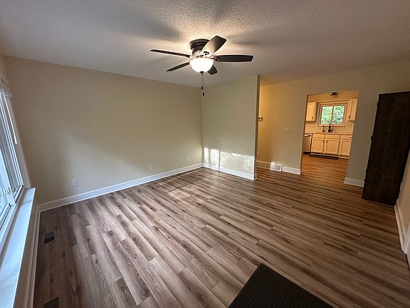 5th image of 3970 Leroy Blvd