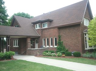 2709 E Shorewood Blvd, Shorewood, WI 53211