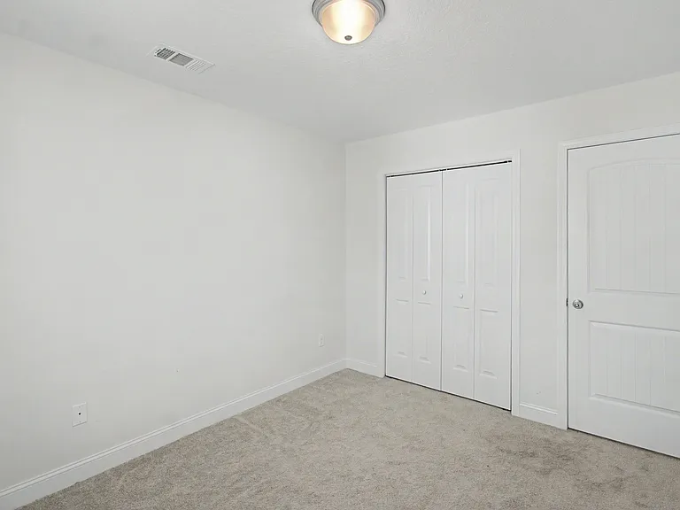 1052 Grayson Ave — Photo 12