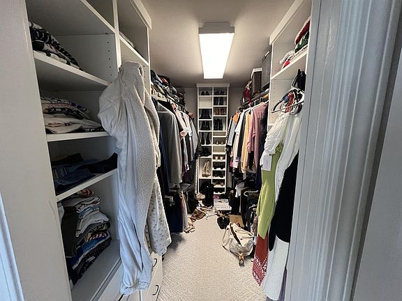 5th image of 810 Erie Ave