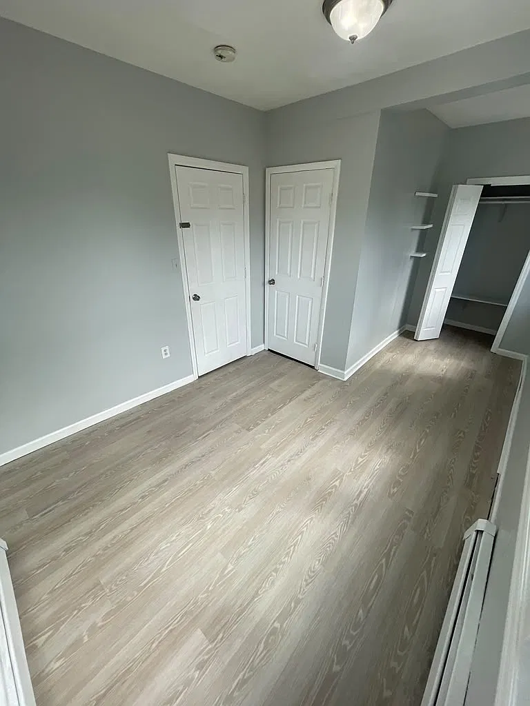3 bed, $2,400 — Photo 2