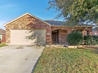 1817 Sparrow Ln, Aubrey, TX 76227
