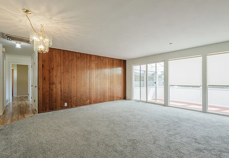 718 Brassie Dr — Photo 4