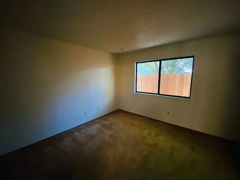 1817 Klamath River Dr — Photo 23