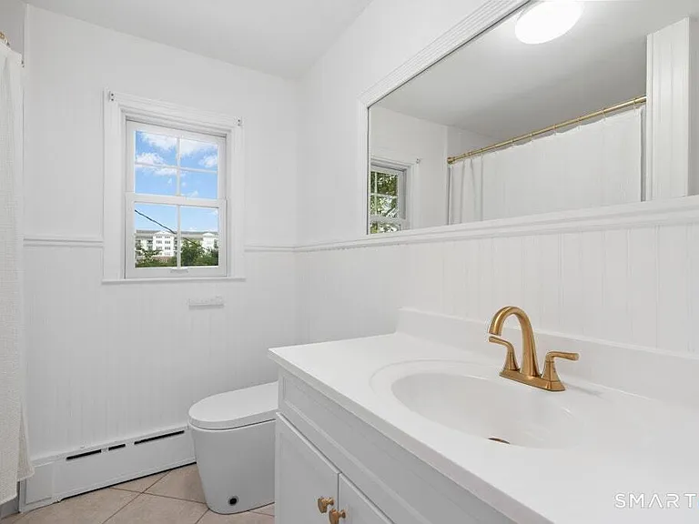 34 Davenport Dr — Photo 12