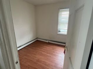 560 Douglas Ave #3, Providence, RI 02904