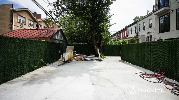 Rented by Nooklyn NYC LLC | media 24