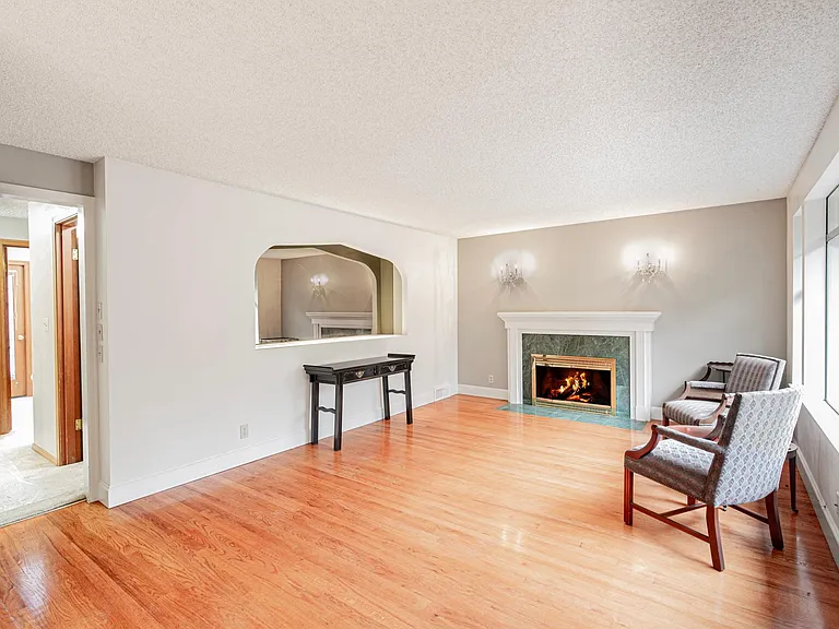 20731 2nd Ave SW — Photo 5