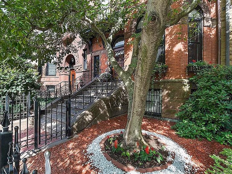 346 Beacon St #9 — Photo 8