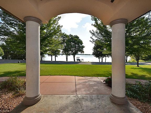 5th image of 1029 Clear Lake Dr