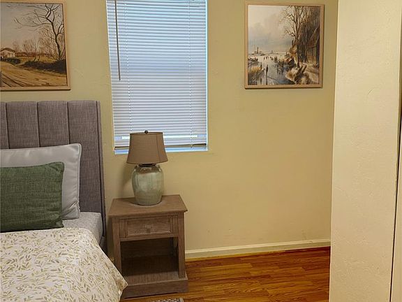 4th image of 817 Harrison Avenue