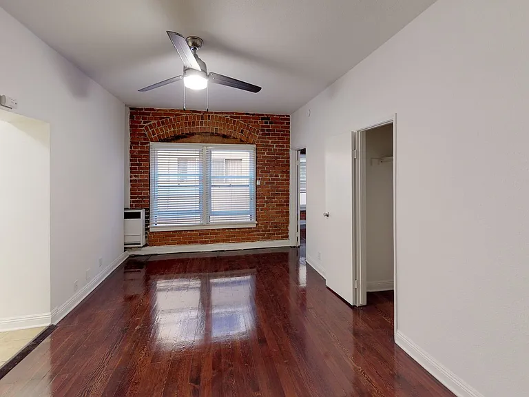 The Elmwood Apartments — Photo 6