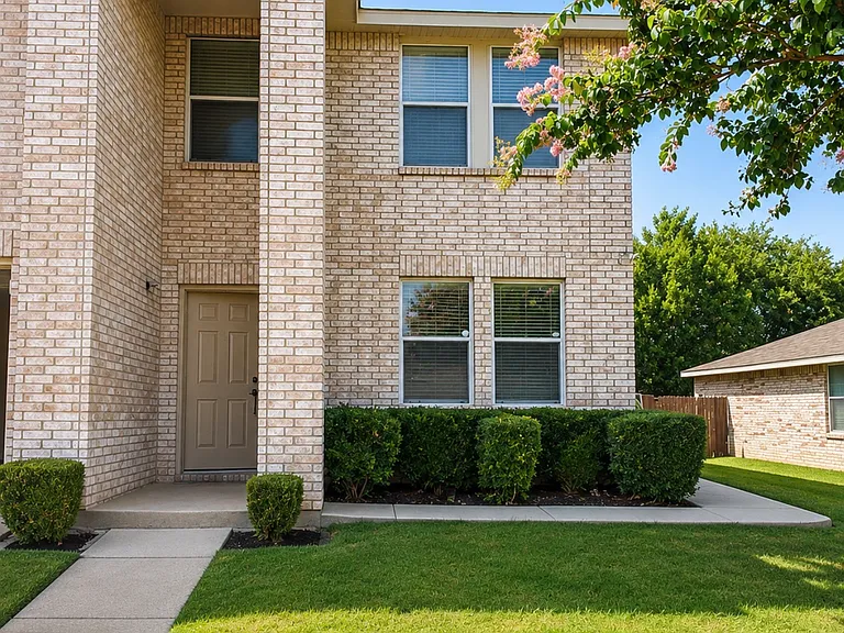 511 Travis Ranch Trl — Photo 3
