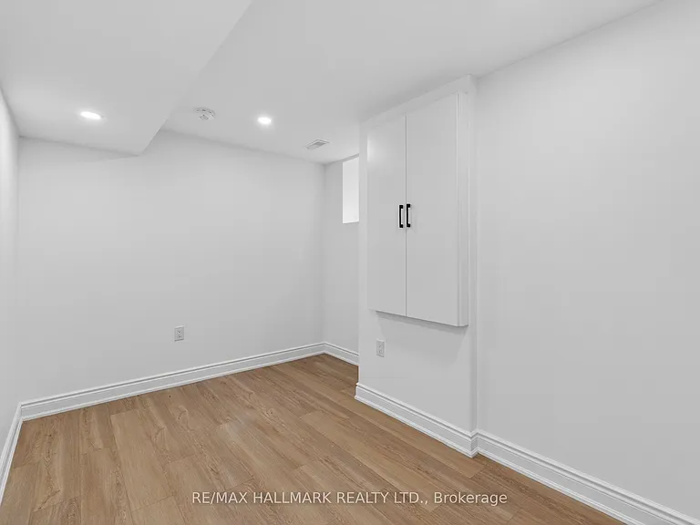 57 Saint Nicholas Cres — Photo 44