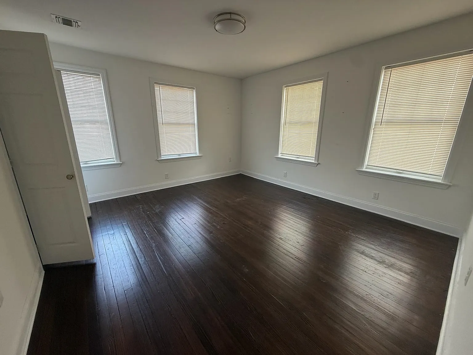 2 bed, 1.0 bath, $2,250 — Photo 2