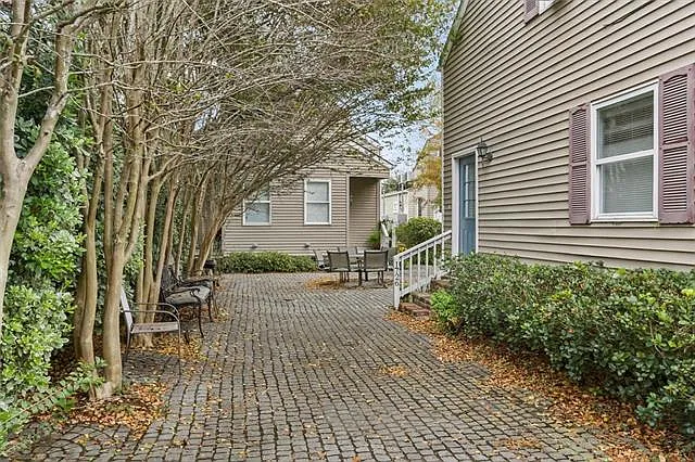1726 Burdette St — Photo 2