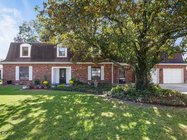 18 Hermitage Ct, Destrehan, LA 70047