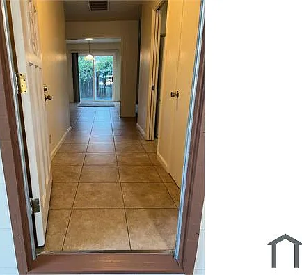 2409 Riedel Way — Photo 2