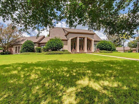 3rd image of 3725 Everest Dr
