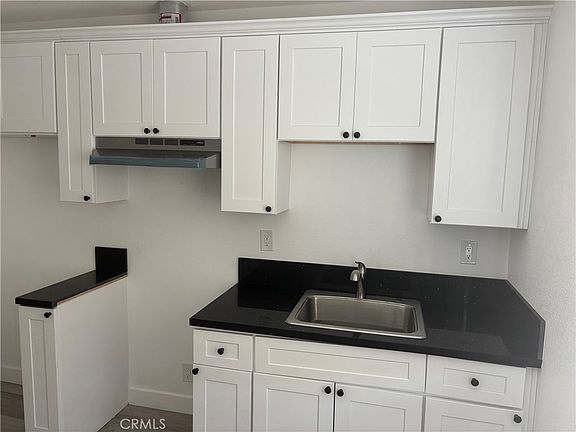 2nd image of 627 Linden Ave APT 18