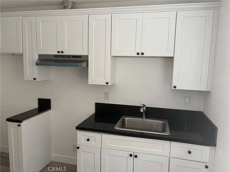 627 Linden Ave #18 — Photo 2